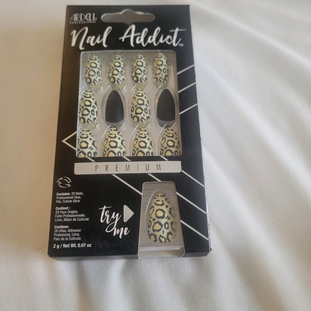 Ardell Professional glue on nails